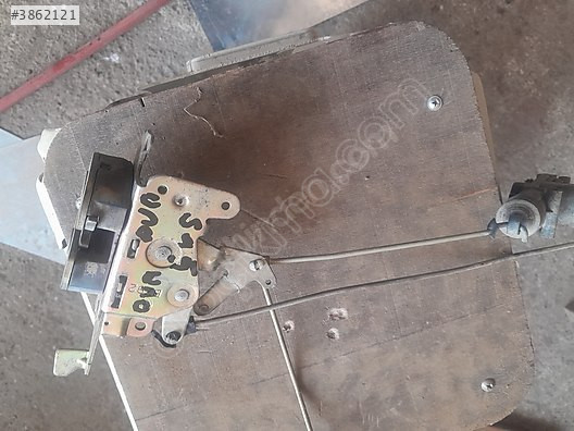 FİAT UNO SAĞ ÖN KAPI KİLİDİ ÇIKMA