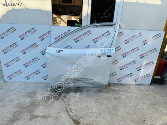 Toyota Corolla cros sol ön kapı
