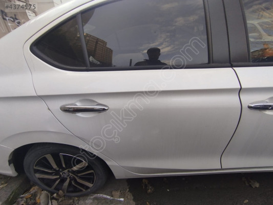 HONDA CİTY 2020-2025 SAĞ ARKA  KAPI SÖKME YEDEK PARÇA HATASIZ