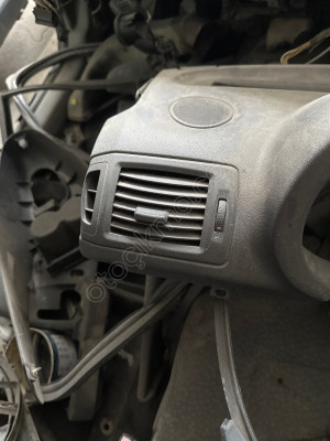 Renault clio symbol sol kalorifer ızgarası üfleyici