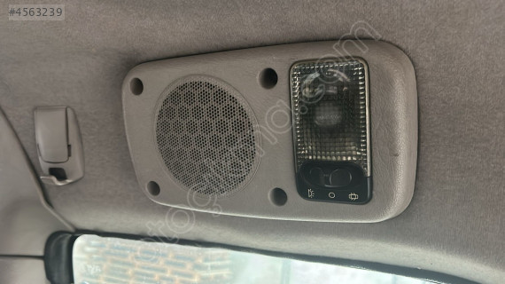 Peugeot partner tavan lambası  hoparlör sağ