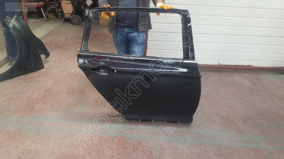 Vw passat b8 stw  sag arka kapı sefalılar oto cikma
