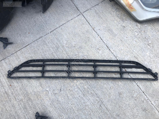 VOLVO XC90 ÖN TAMPON ORTA IZGARA 31353373