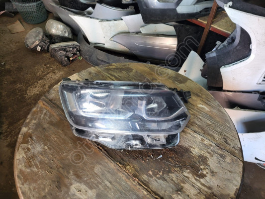 Toyota protec sağ ön far