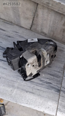 2014-23 FORD COURİER SAĞ ÖN KAPI KİLİDİ ÇIKMA ORJİNAL