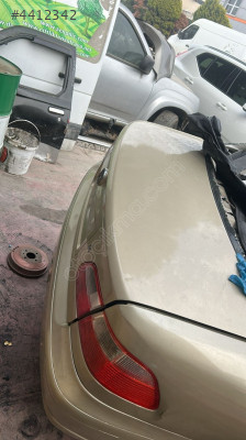 2006 FİAT ALBEA ÇIKMA ORJİNAL HATASIZ BAGAJ KAPAGI