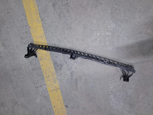 Golf 7 ön panjur baglanti ayagi 5GG805705C