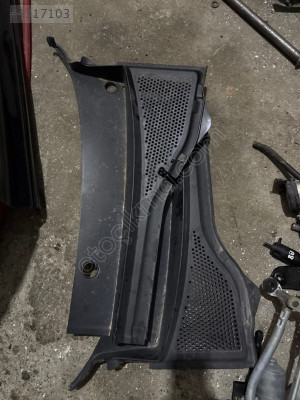 Passat b8 ön cam ızgarası