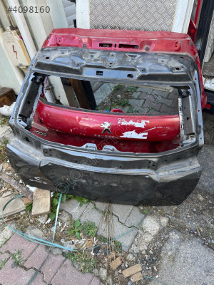 Peugeot 2008 arka bagaj kapağı orijinal