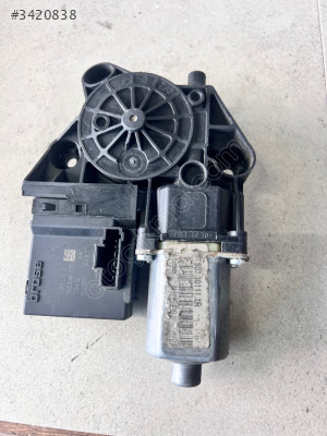 Renault Fluence Sağ Ön Cam Motoru 8073011R