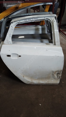 Opel Astra J sağ arka kapı 2012
