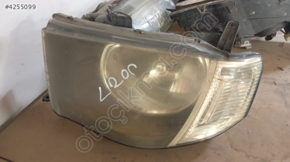 TOYOTA CORROLA SAĞ FAR