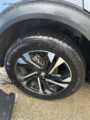 Peugeot 2008 jant bütün parçaları mevcut