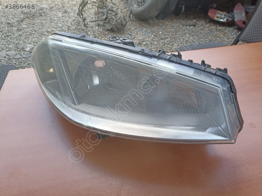 Renault Megane 2 Sağ Ön Far Orjinal Çıkma Temiz
