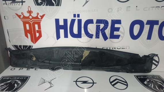PEUGEOT 3008 5008 ÖN CAM IZGARA ALT BAKALİTİ 9840368180