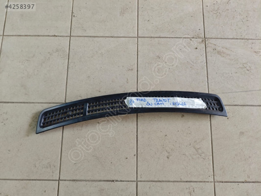 FORD TRANSİT ÖN CAM IZGARASI