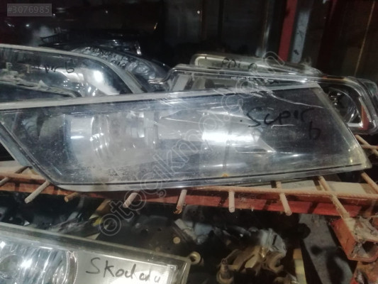 SKODA SÜPER B SAĞ ÖN SİS FARI ÇIKMA