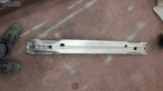 volvo v40 ön  12/14 ön tampon demiri sıfır orj