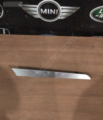 8K0867419 AUDİ A4 SOL ARKA İÇ KAPI ÇITASI