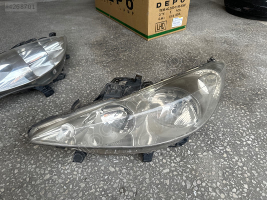 Peugeot 207 sol ön far