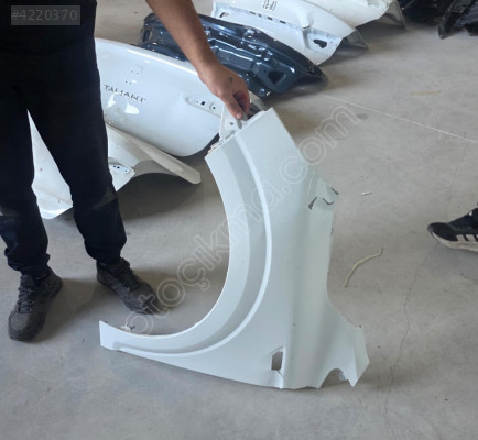 RENAULT TALİANT BEYAZ SOL ÖN ÇAMURLUK ORJINAL