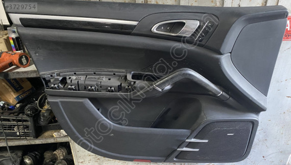 Porsche Cayenne Kapı Döşeme Takımı