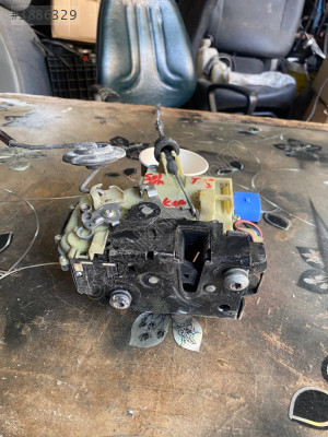 volkswagen transporter t5 sol ön kapı kilidi