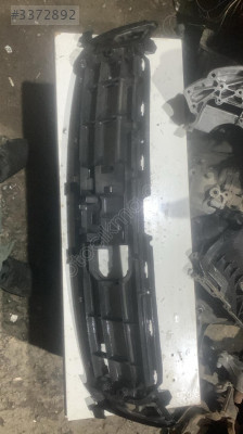 4G8807233C audi a7 ön panjur profil tutucu braket
