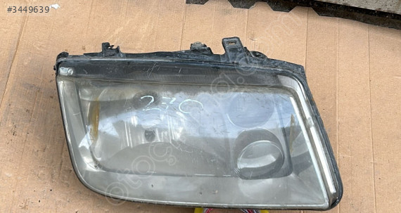 VOLKSWAGEN BORA SAĞ ÖN FAR <