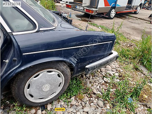 JAGUAR DAİMLER SOVEREING XJ6 ARKA ÇAMURLUK LAR BULUNUR