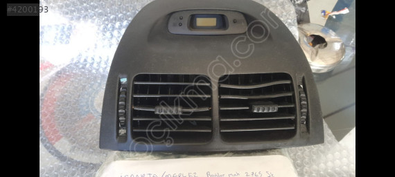 Mitsubishi Carisma orta üfleme ızgarası