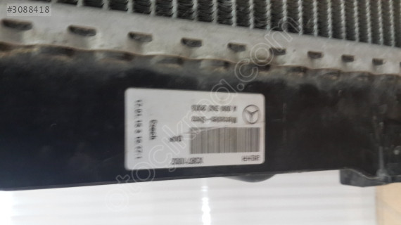 Mercedes E C CLS GLK 212 204 RADYATÖR SU RADYATÖRÜ A0995002603