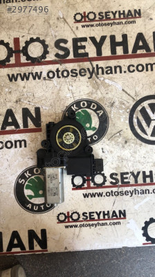 5000577 Opel Corsa D ön sol  kapı cam motoru