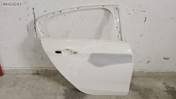 Fiat Egea sag arka kapi