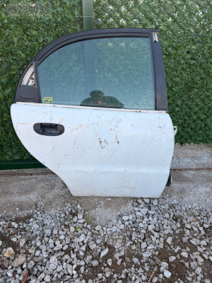 Daewo lanos  sağ arka kapı