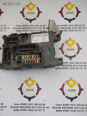 OPEL CORSA CIKMA SIGORTA KUTUSU 13424260
