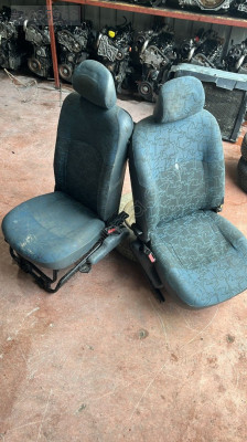 Renault Kango 1.9 ön koltuklar  99-2002