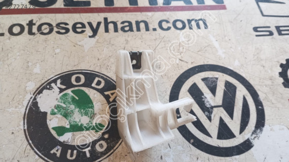 Toyota auris 2006 tesisat soket tutucu braketi