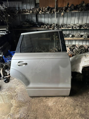 AUDİQ7 SAĞ ARKA KAPI