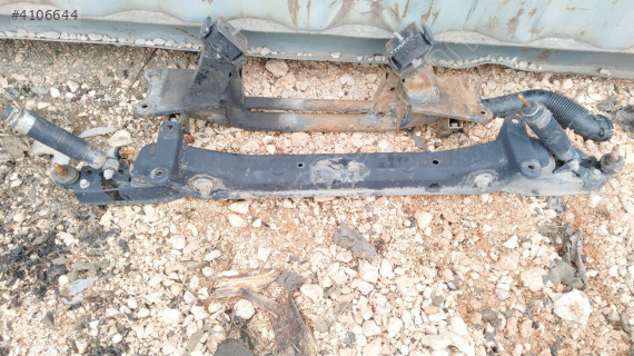 HYUNDAİ H100 MOTOR TRAVERSİ ÇEVİK OTO ÇIKMA