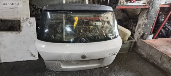 SKODA FABİA BAGAJ KAPAĞI