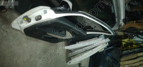 Fiat linea sağ ön kapı beyaz