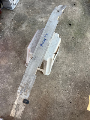 Bmw 5.20 F10 çıkma ön tampon demiri