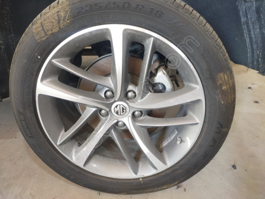 MG HS JANT LASTİK 235/50/R18