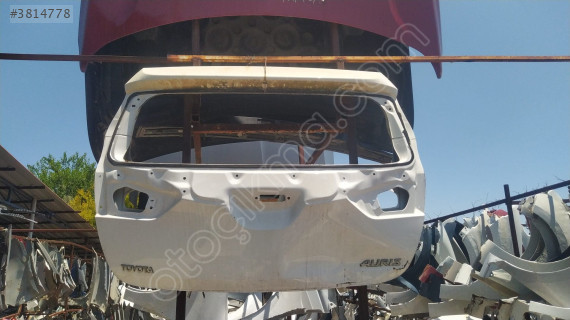 Toyota Auris bagaj kapagı