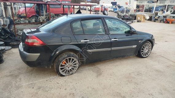 Megane 2 sağ arka çamurluk