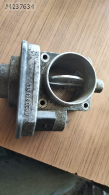 038128063J VW Seat Skoda Jeep gaz kelebeği