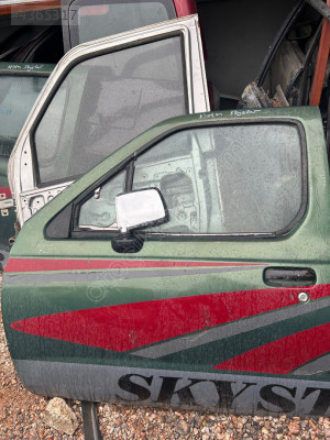 Nissan skystar sol ön kapı