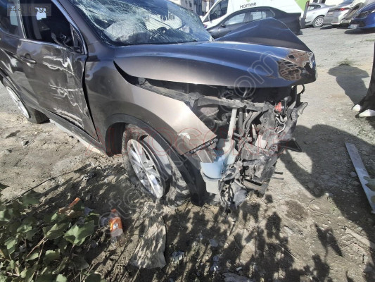 Nissan Qashqai J11-2014-2021 Ön Park Sensör Yuvası