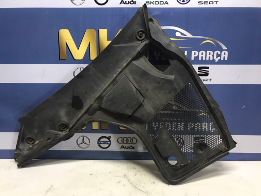 MERCEDES C220-C200-C180 IZGARA A 205 830 89 02